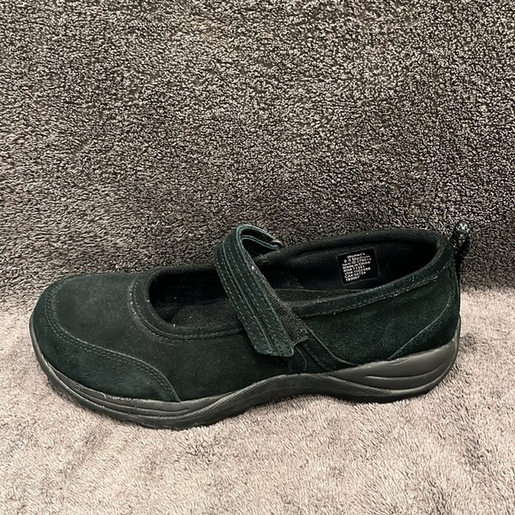 LL Bean Suede Mary Jane Casual Shoes - Picture 5 of 11